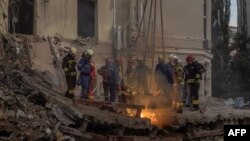 Аварийно-спасательные службы на месте российского ракетного удара по детской больнице «Охматдет» в Киеве. 8 июля 2024.